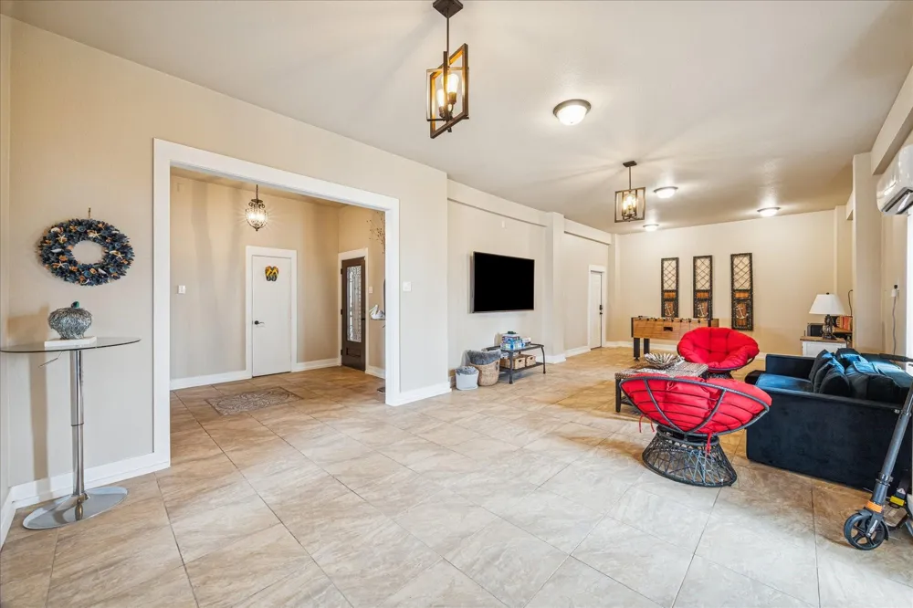 115 Bamaku Bend Tiki Island, TX 77554