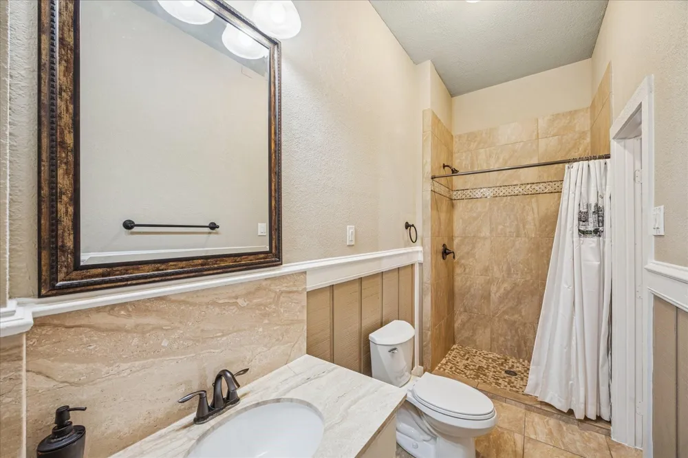 115 Bamaku Bend Tiki Island, TX 77554