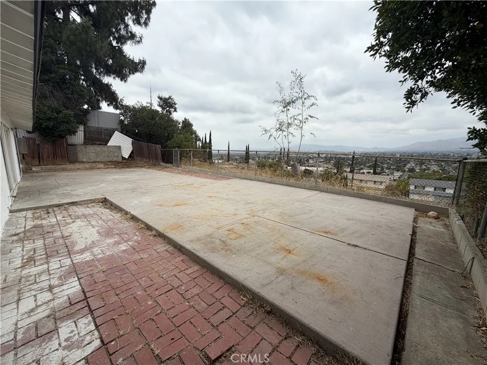 12561 Garber Street Pacoima, CA 91331
