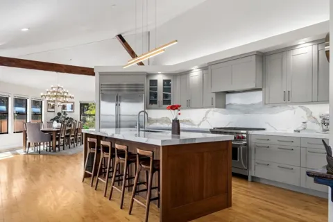 1081 Avocado Road
