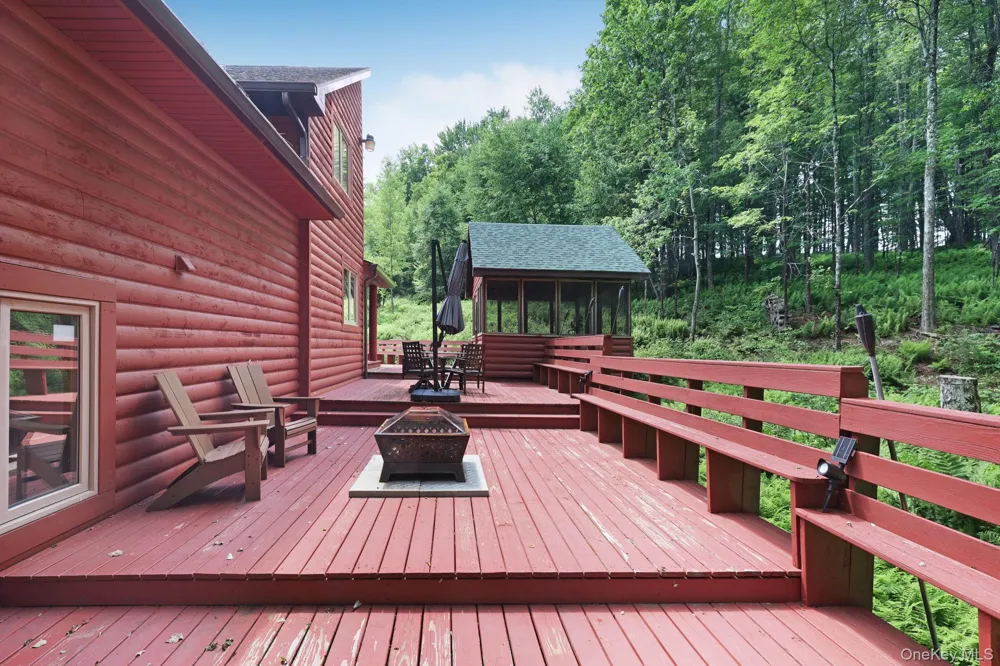 993 Hurd Road Swan Lake, NY 12783