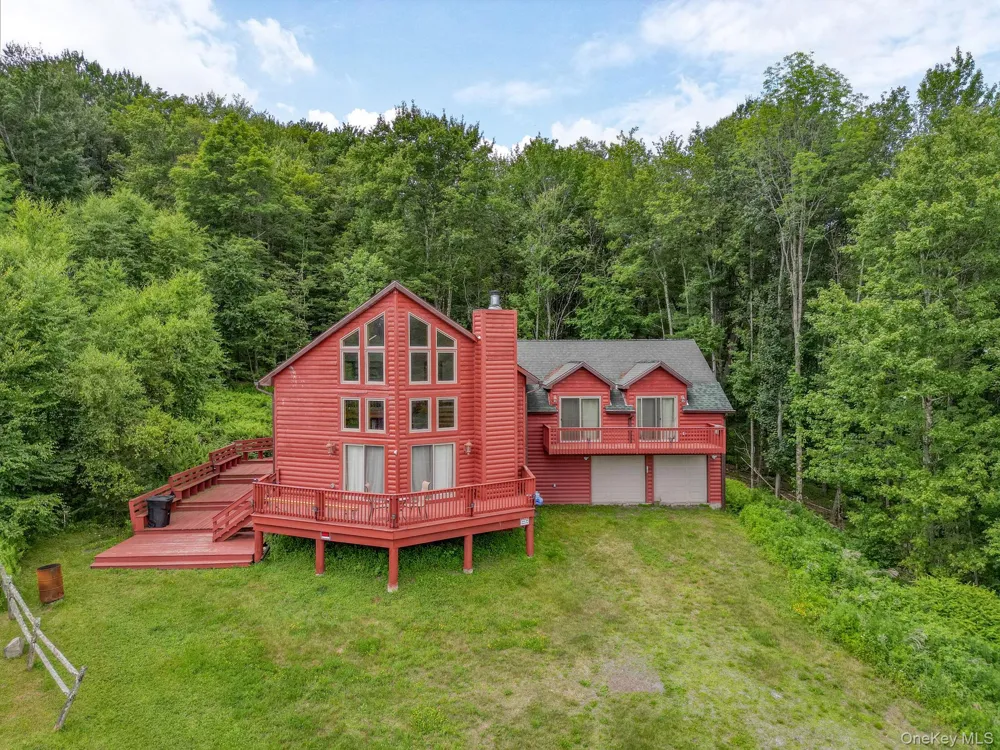 993 Hurd Road Swan Lake, NY 12783