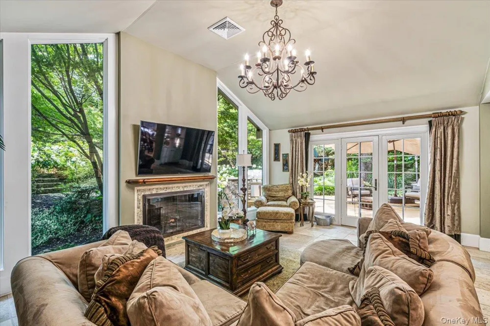 39 Cherry Lane Syosset, NY 11791