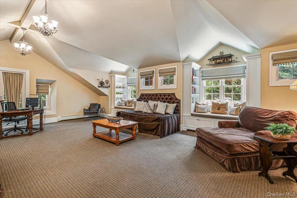 39 Cherry Lane Syosset, NY 11791