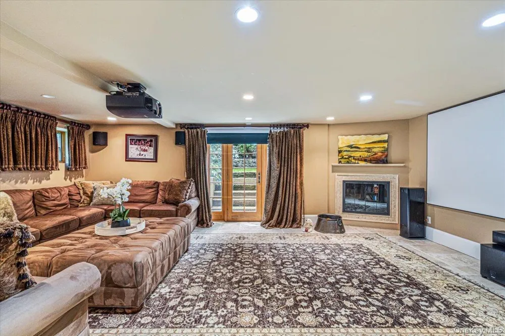 39 Cherry Lane Syosset, NY 11791