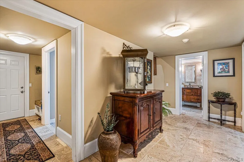 39 Cherry Lane Syosset, NY 11791