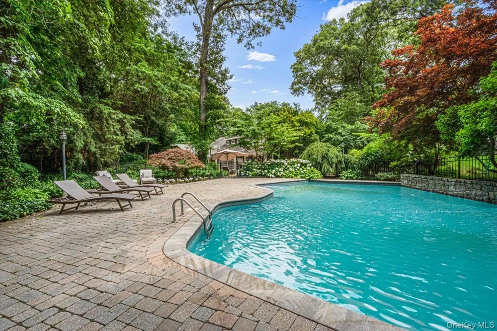 39 Cherry Lane Syosset, NY 11791