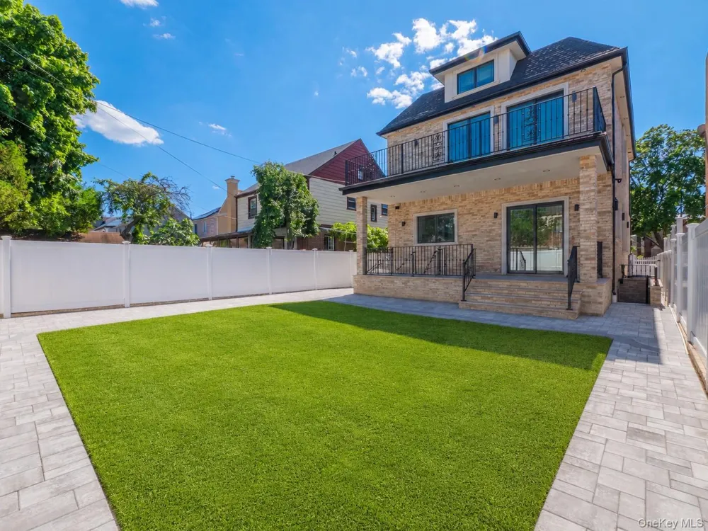 7619 173rd Street Fresh Meadows, NY 11366