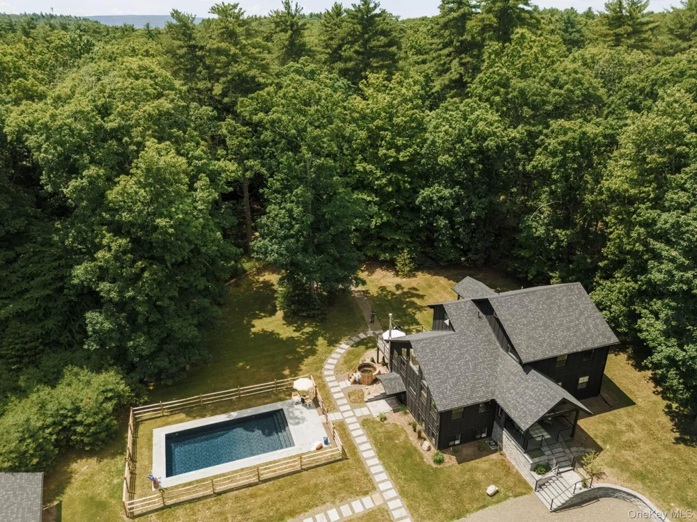 130 Cedar Drive Kerhonkson, NY 12446