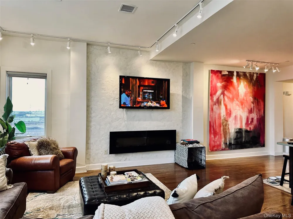 90 Bay Street Landing #8D Staten Island, NY 10301