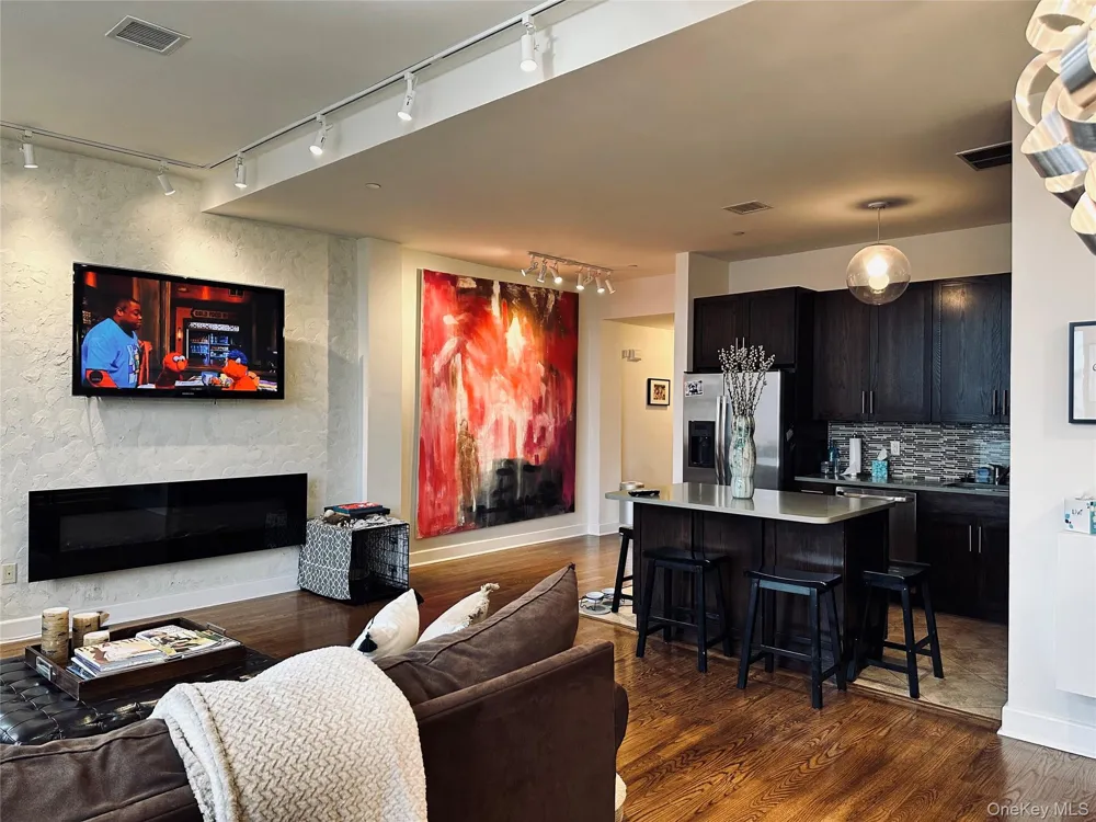 90 Bay Street Landing #8D Staten Island, NY 10301