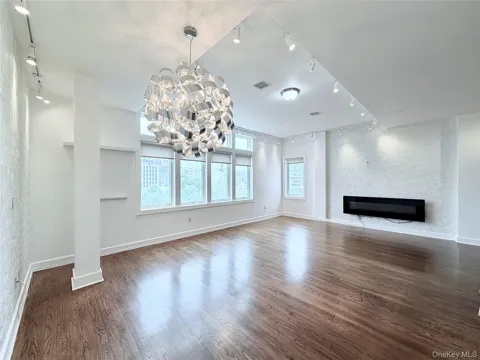 90 Bay Street Landing #8D