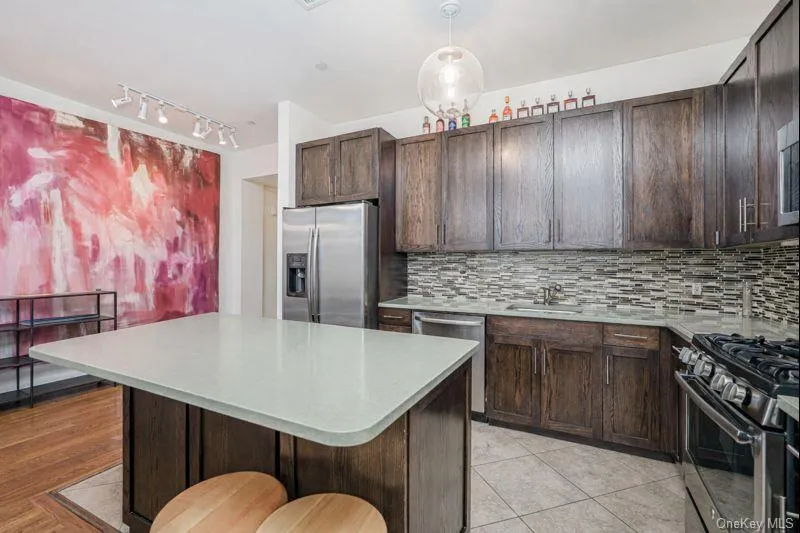 90 Bay Street Landing #8D Staten Island, NY 10301