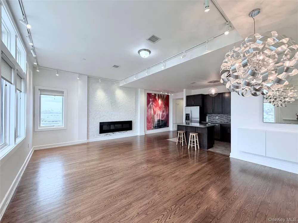 90 Bay Street Landing #8D Staten Island, NY 10301