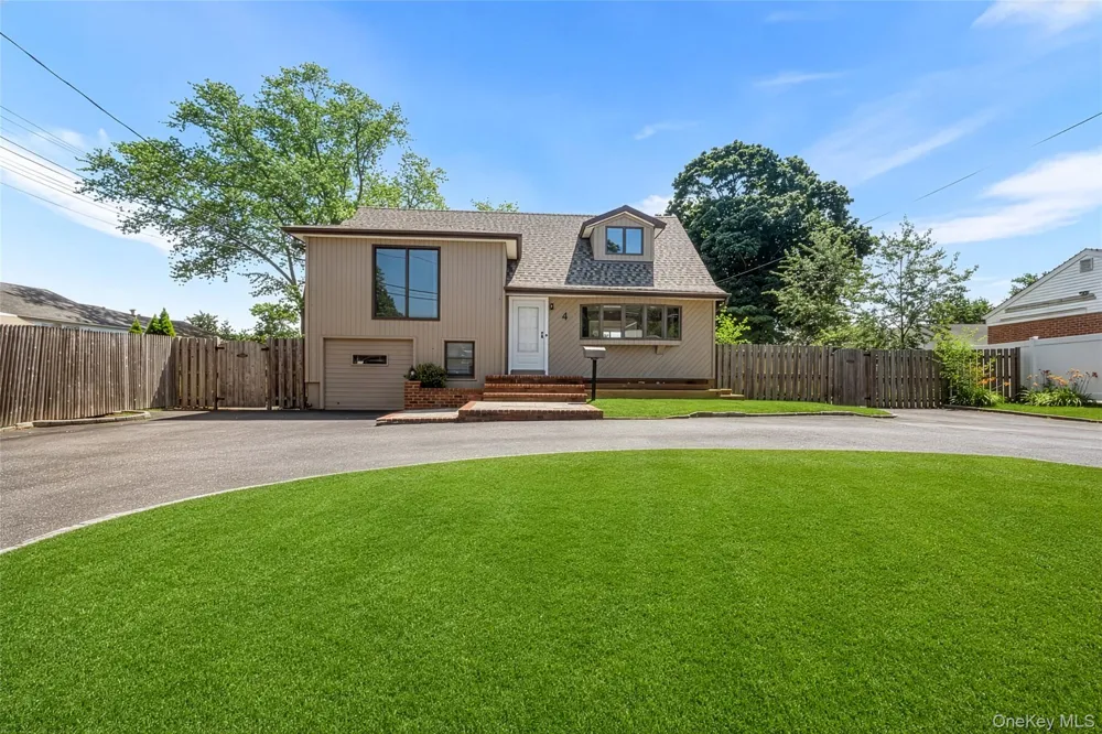 4 Sibley Place Huntington Station, NY 11746
