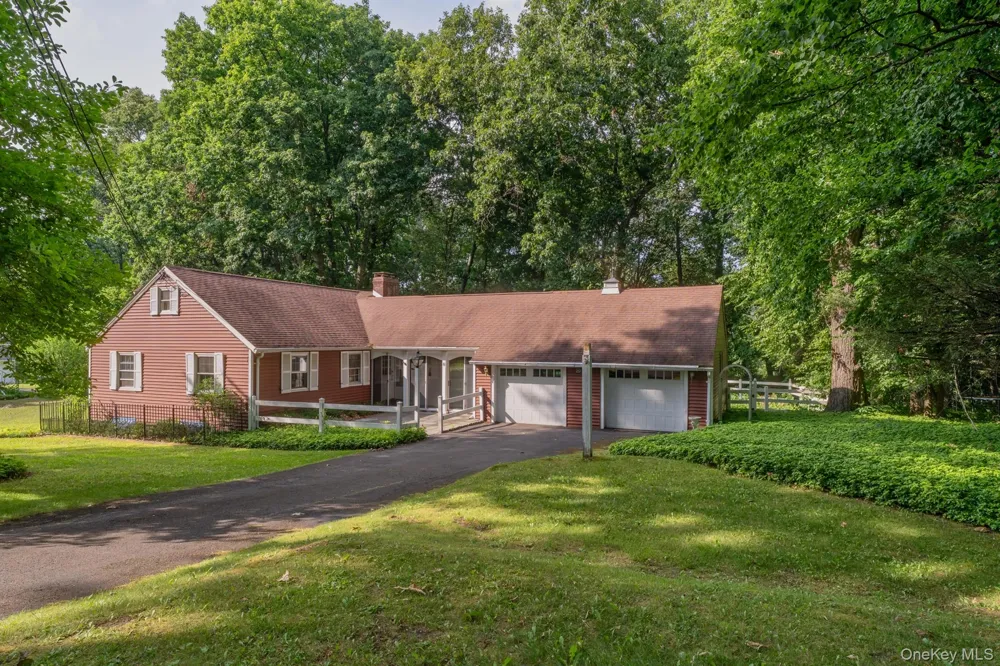 8 Carroll Street Tillson, NY 12486