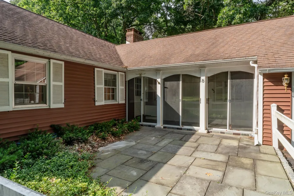 8 Carroll Street Tillson, NY 12486