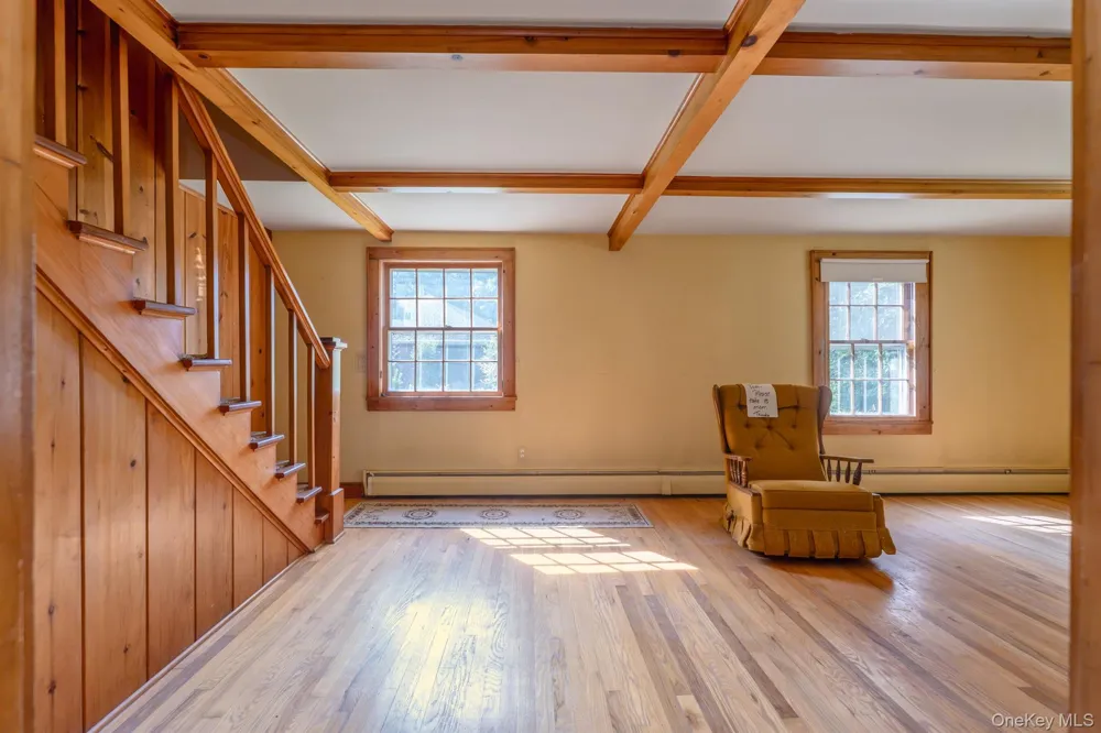 8 Carroll Street Tillson, NY 12486
