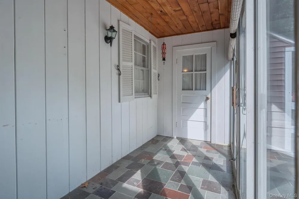 8 Carroll Street Tillson, NY 12486