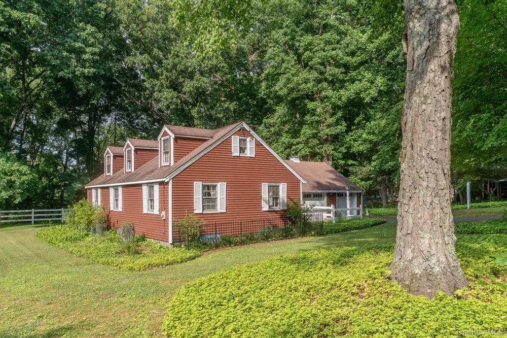 8 Carroll Street Tillson, NY 12486