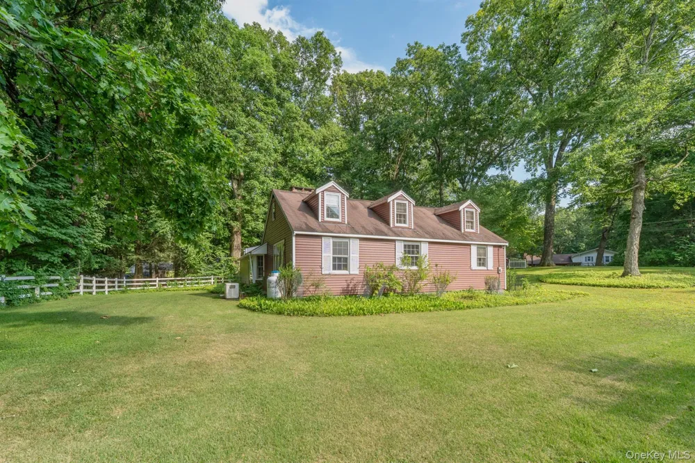 8 Carroll Street Tillson, NY 12486