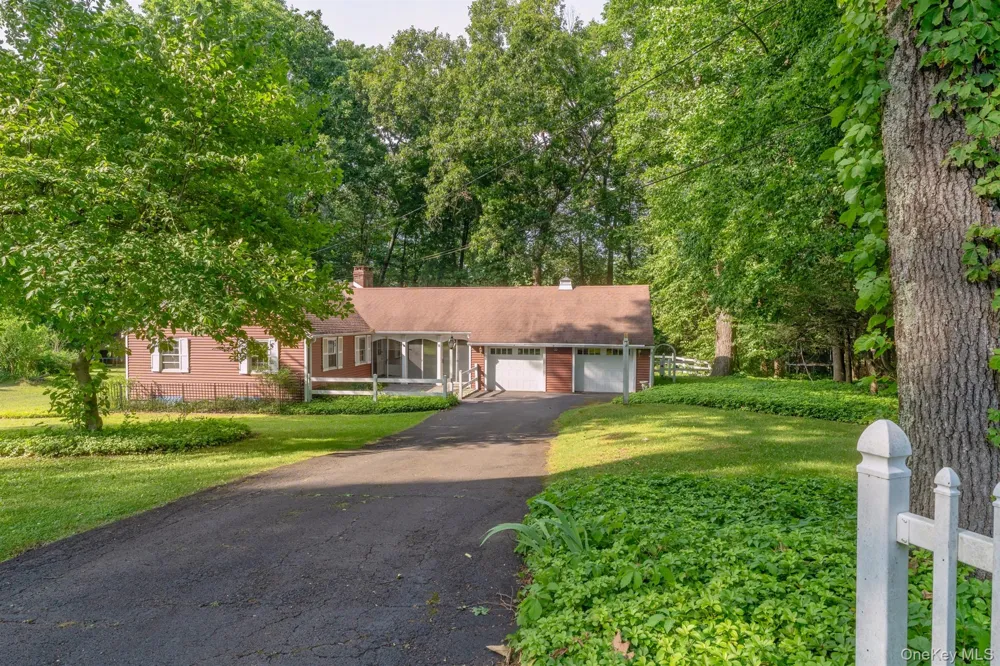 8 Carroll Street Tillson, NY 12486