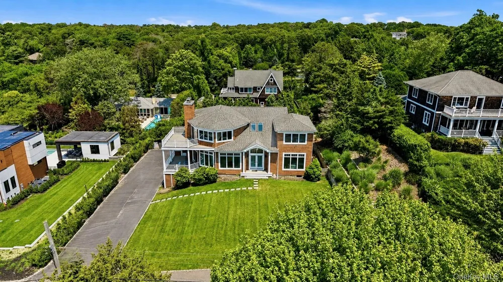 17 Oceanview Drive Southampton, NY 11968