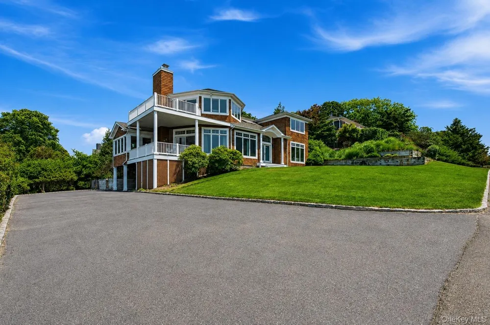 17 Oceanview Drive Southampton, NY 11968