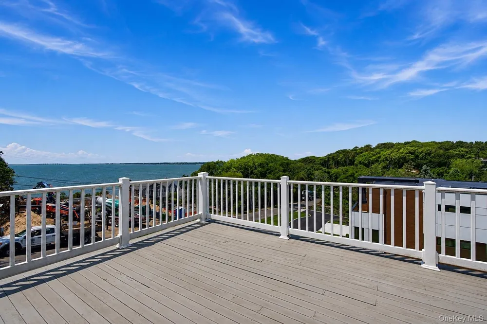 17 Oceanview Drive Southampton, NY 11968