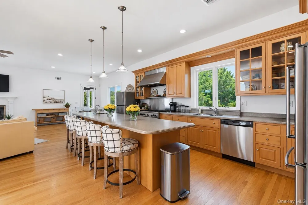 17 Oceanview Drive Southampton, NY 11968