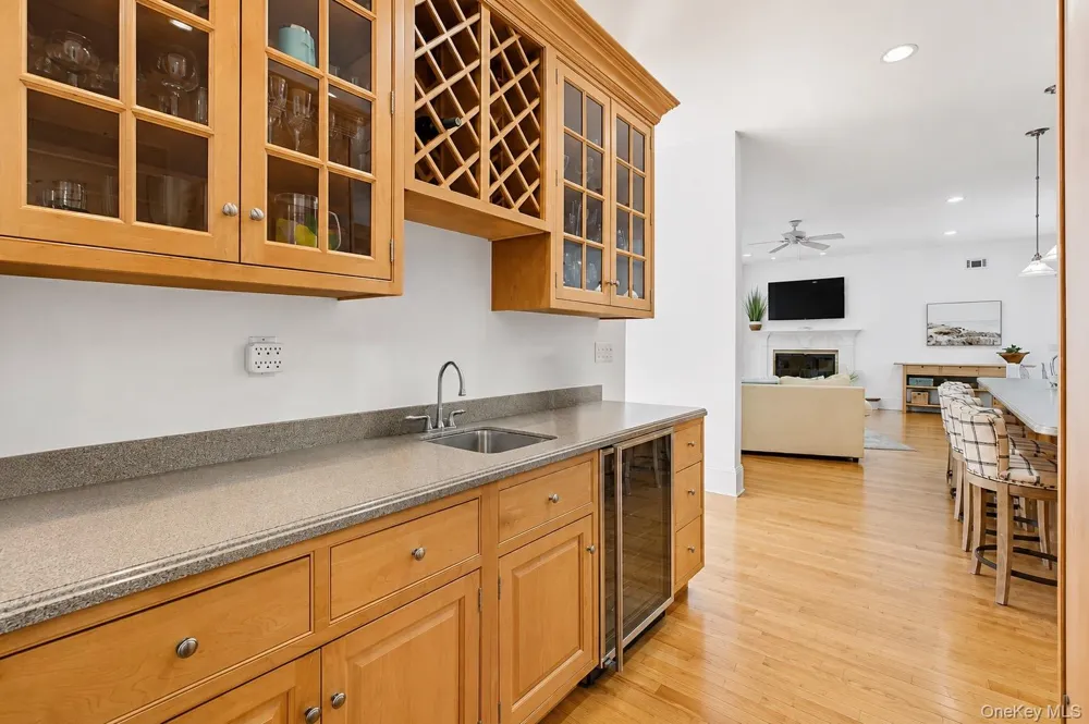 17 Oceanview Drive Southampton, NY 11968