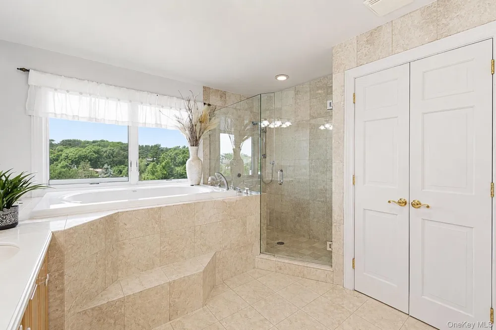 17 Oceanview Drive Southampton, NY 11968