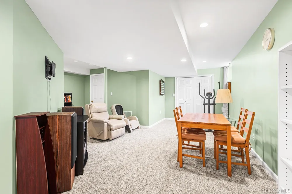7 Woodfield Drive Washingtonville, NY 10992