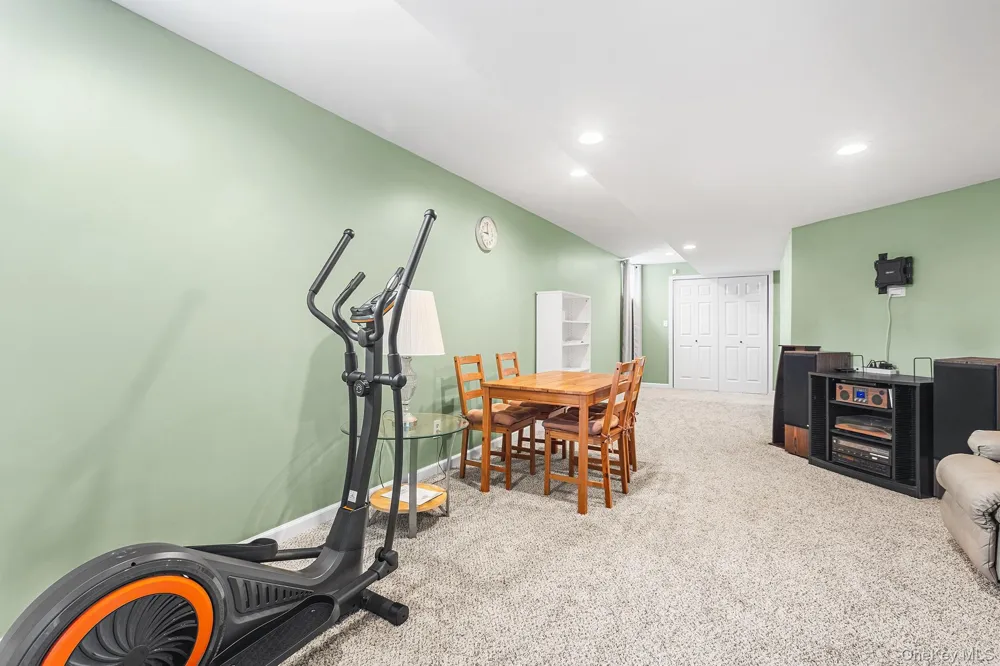 7 Woodfield Drive Washingtonville, NY 10992