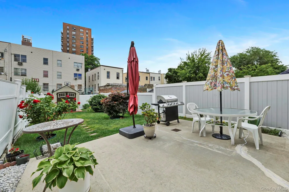 2137 Clinton Avenue Bronx, NY 10457