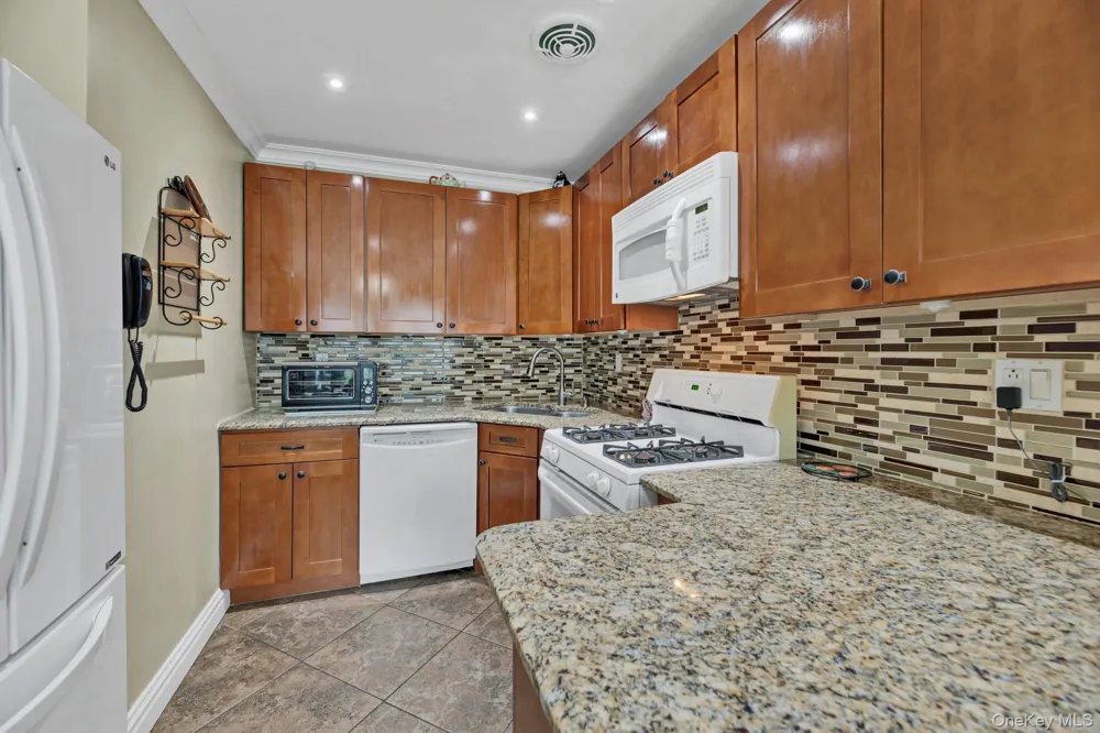 2137 Clinton Avenue Bronx, NY 10457