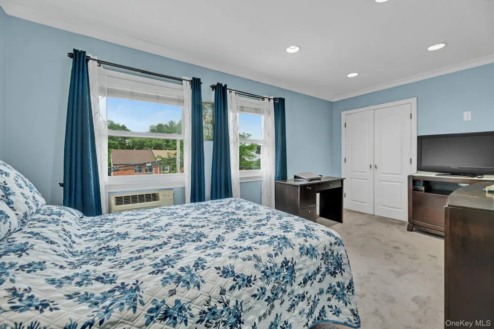 2137 Clinton Avenue Bronx, NY 10457