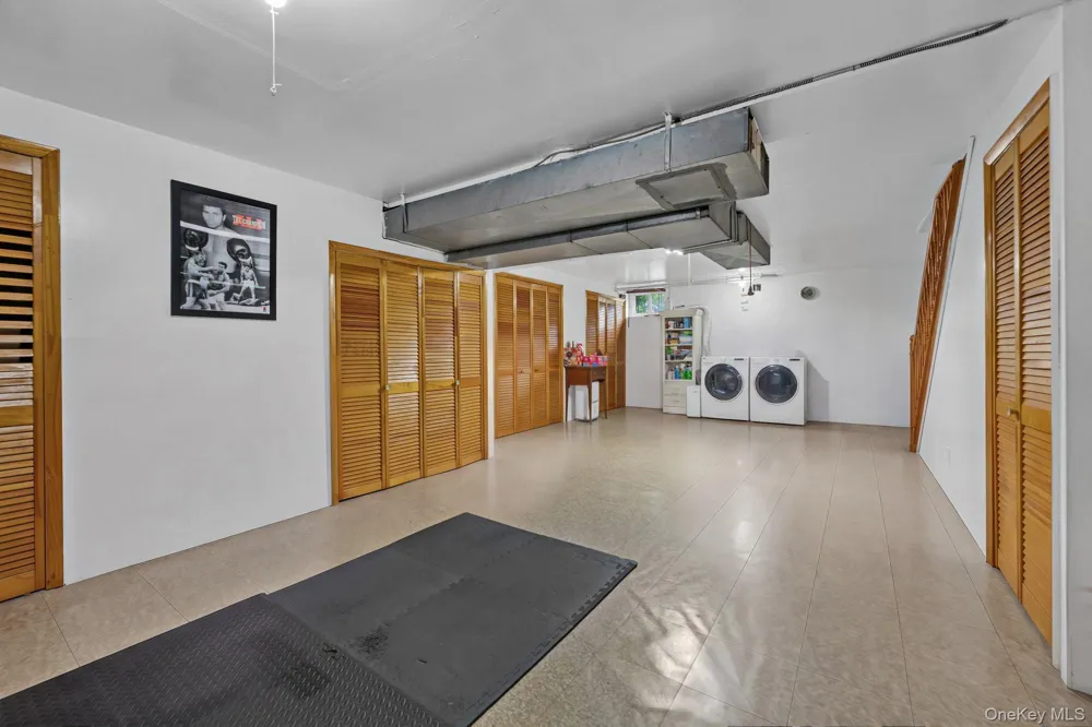 2137 Clinton Avenue Bronx, NY 10457
