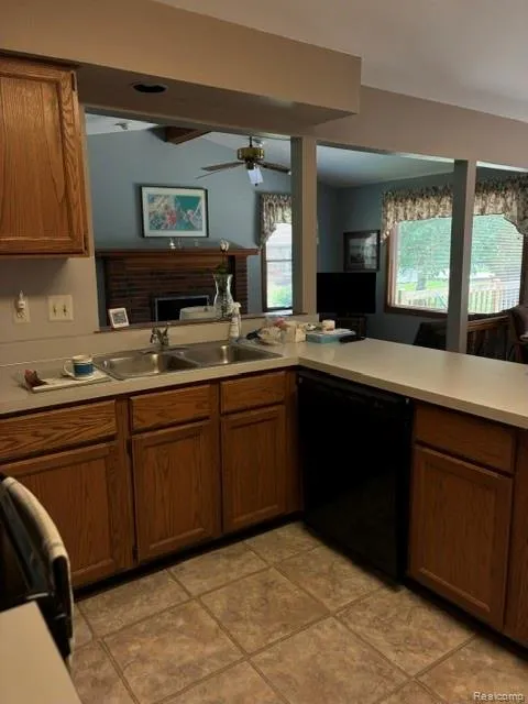 24760 SUTHERLAND DRIVE Novi City, MI 48374