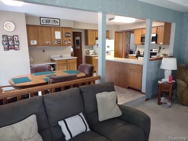 24760 SUTHERLAND DRIVE Novi City, MI 48374