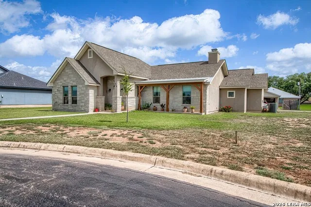 504 34th Street Hondo, TX 78861