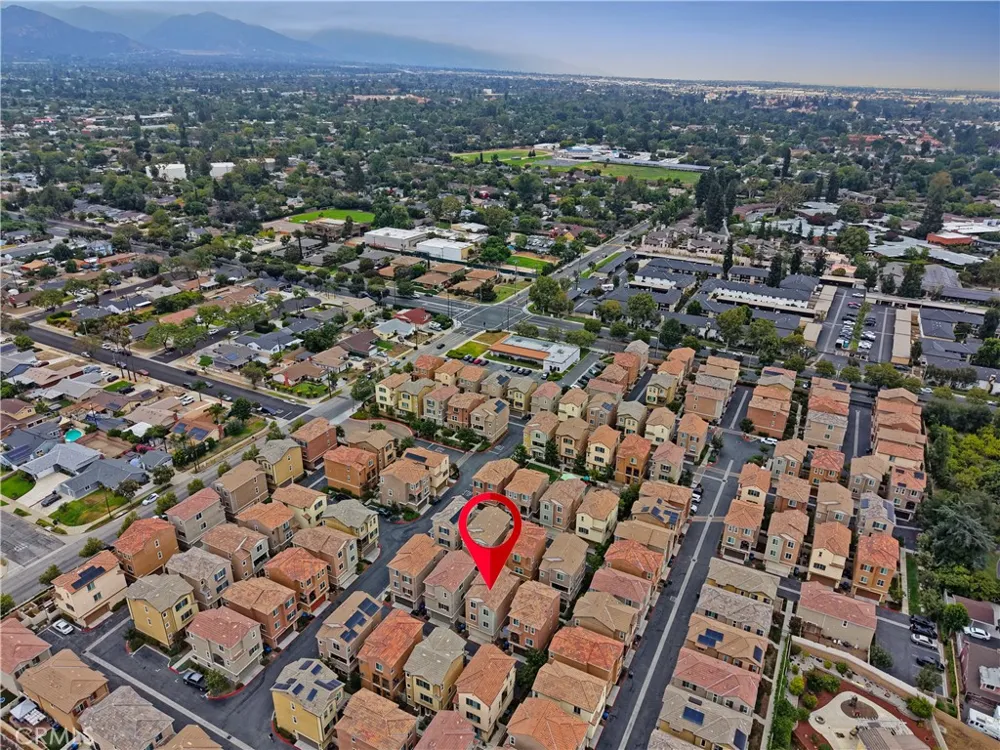 2878 Foxtail Pomona, CA 91767