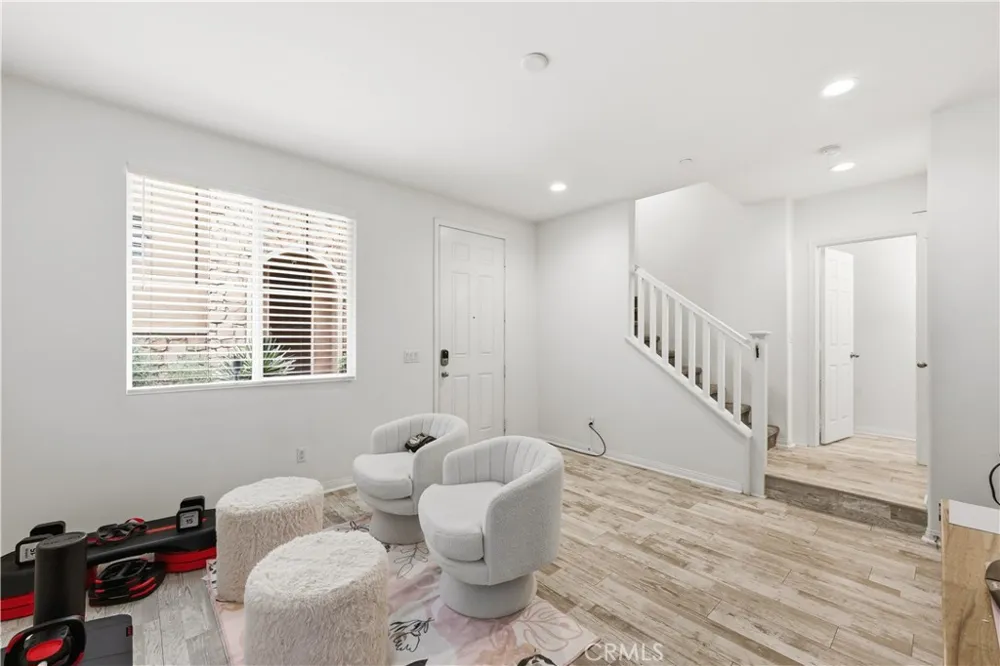 2878 Foxtail Pomona, CA 91767