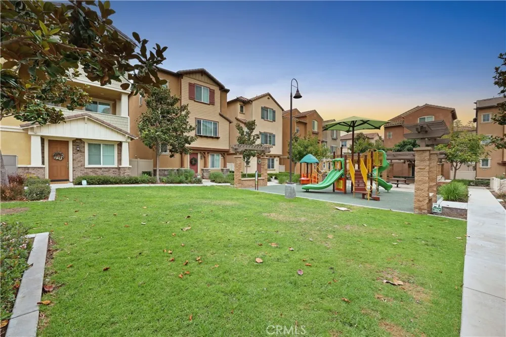 2878 Foxtail Pomona, CA 91767