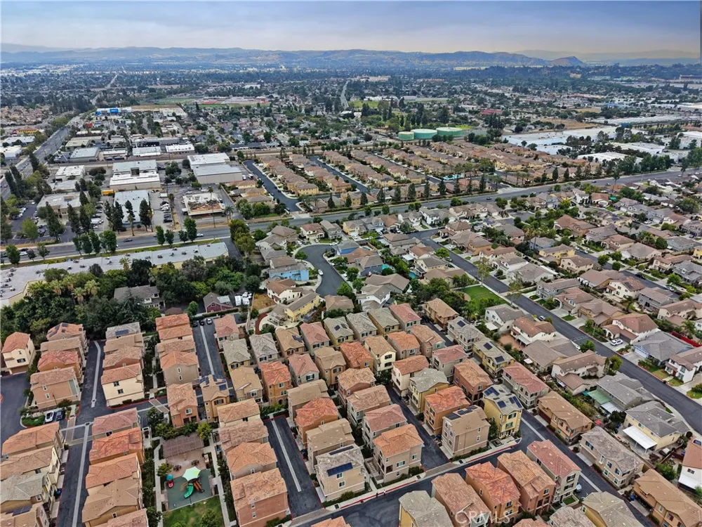 2878 Foxtail Pomona, CA 91767