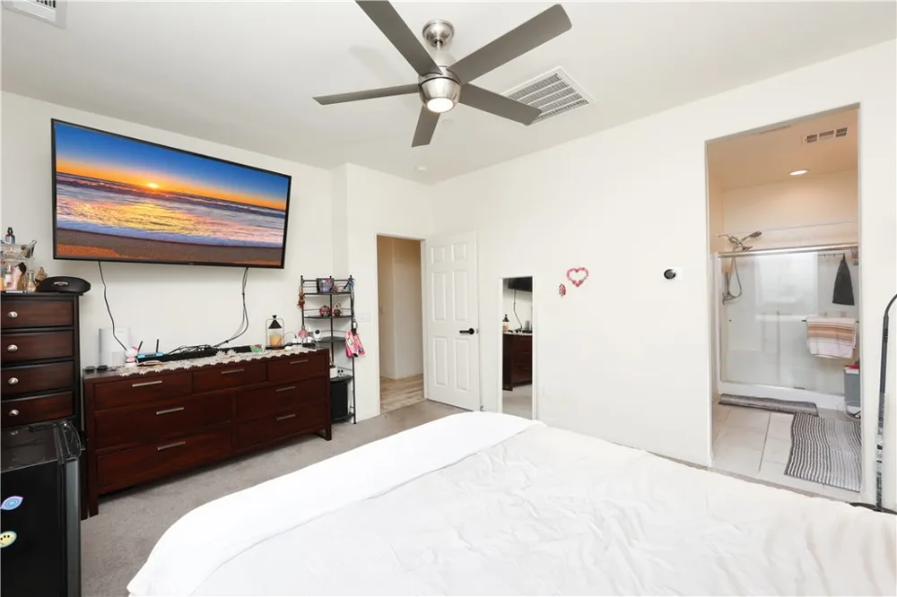 2878 Foxtail Pomona, CA 91767