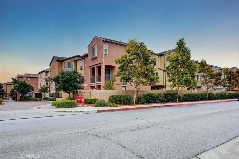 2878 Foxtail Pomona, CA 91767