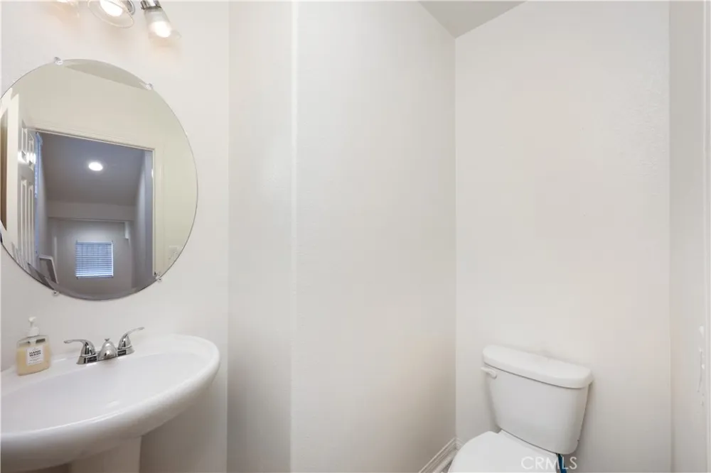 2878 Foxtail Pomona, CA 91767
