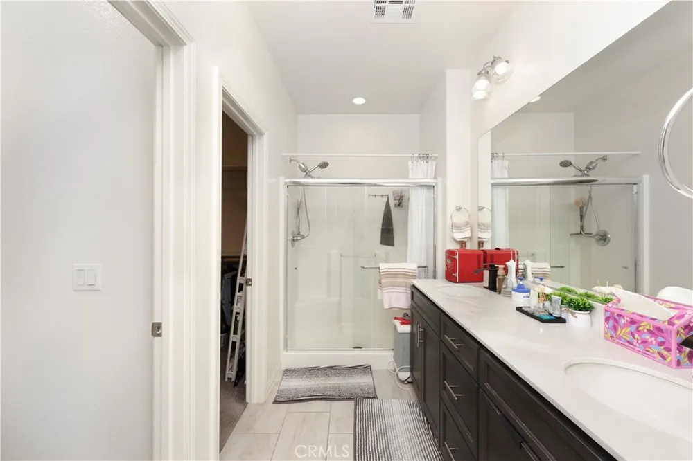 2878 Foxtail Pomona, CA 91767