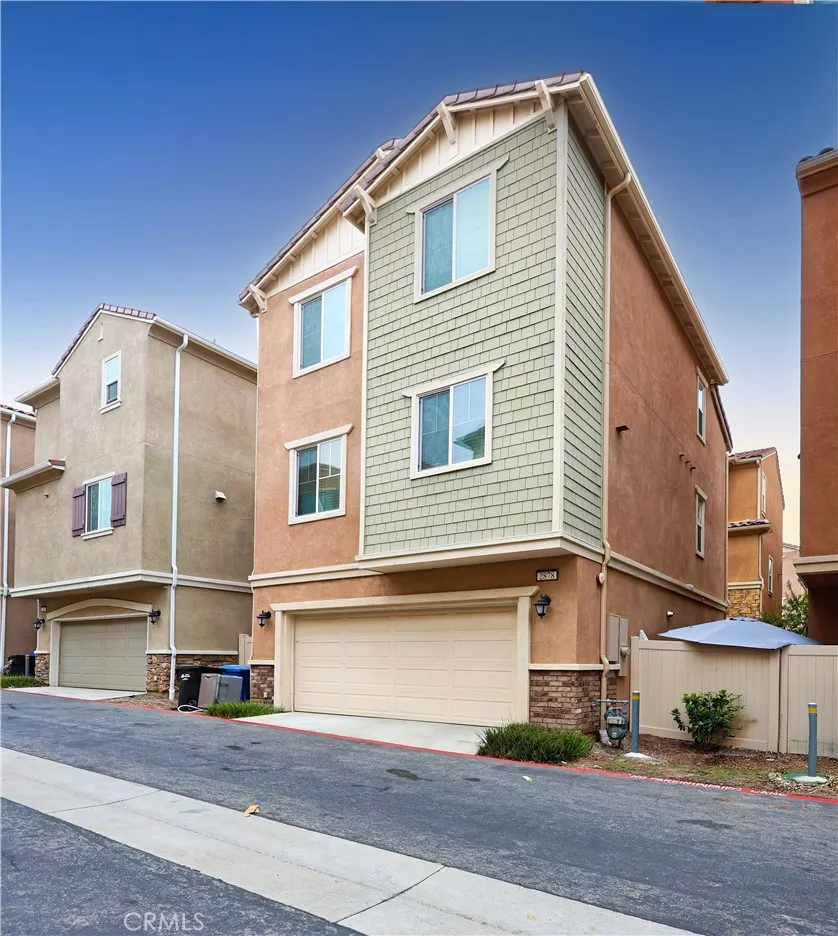 2878 Foxtail Pomona, CA 91767